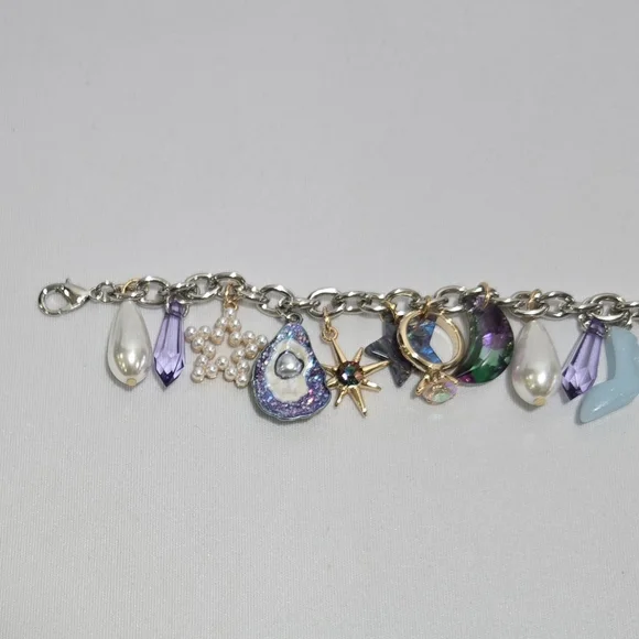 Betsey Johnson Charm Bracelet #959 - Picture 14 of 16